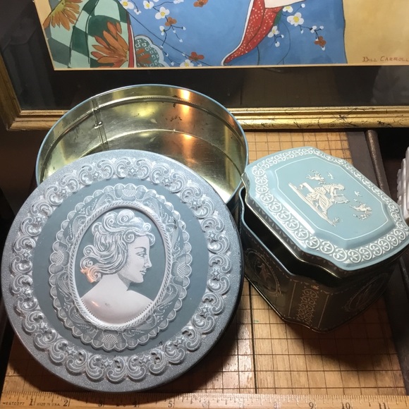 Vintage Coordinated Metal Tin Boxes Soft Blue White Cameo Jasperware Look - Picture 6 of 11